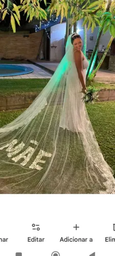 Vendo vestido e véu de noiva