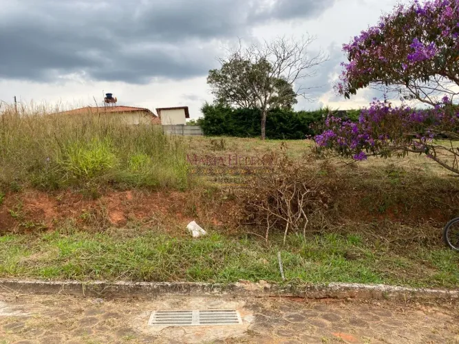 Lote em Caxambu, no bairro Águas Cristalinas, à venda.