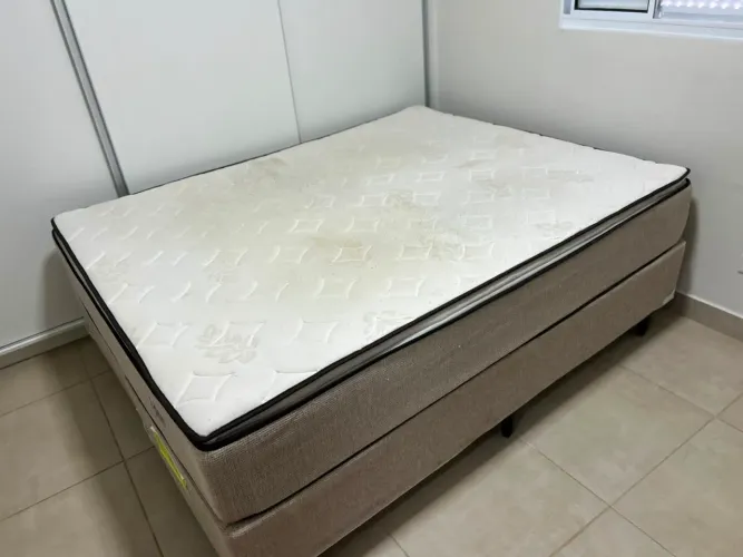 Cama Box Queen