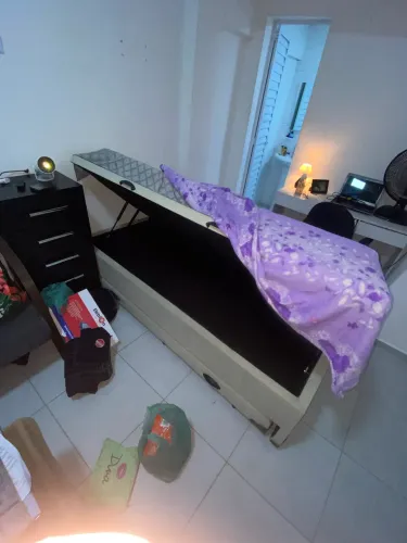 Cama de solteiro (baú gaveta) + colchão