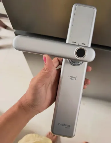 Fechadura Inteligente de Embutir com Maçaneta MFR 7000 V Intelbras