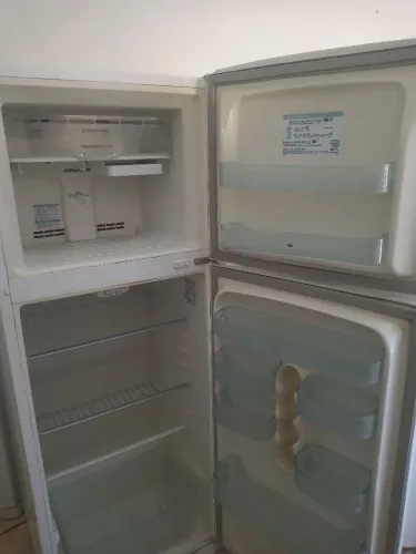 Geladeira duplex Frost Free 220 Wts 330 litros