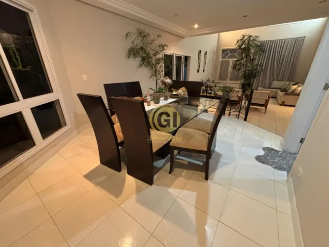 Venda/Locação: Casa 293m² em terreno 393m², 3 suítes (1 master), mezanino, escritório, gou