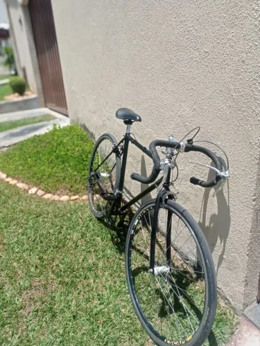 Bicicleta para assfalta em perfeito estado pintada e revisada pegar e andar