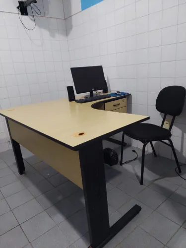 MESA ESCRITÓRIO EM L