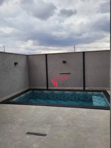 Casa à Venda em Condomínio Fechado no Bairro Quinta da Mata em Ribeirão Preto com Piscina.