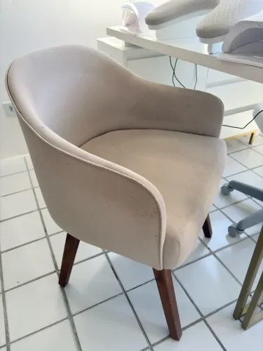 Vendo essas poltronas