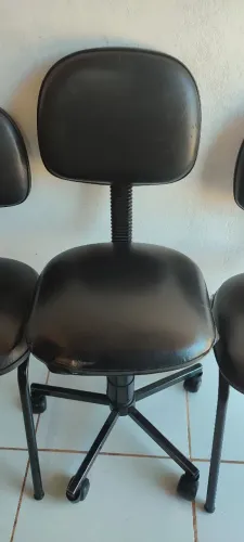 03 Cadeiras para escritório 