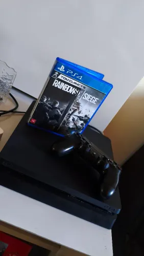PlayStation 4 Semi novo