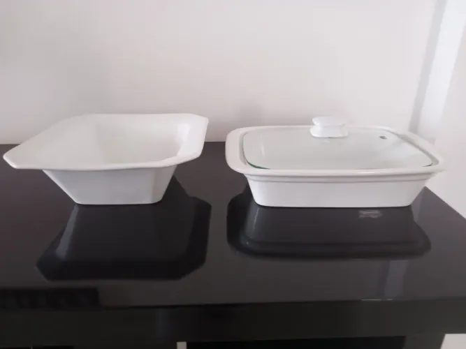 Travessa retangular e quadrada louça semi novas