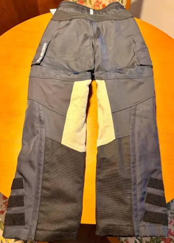 Calça Rally pro BMW zero, sem uso 