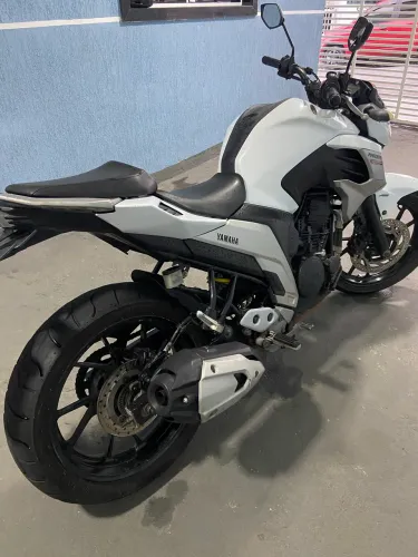YAMAHA FZ250c. 2019 BRANCA