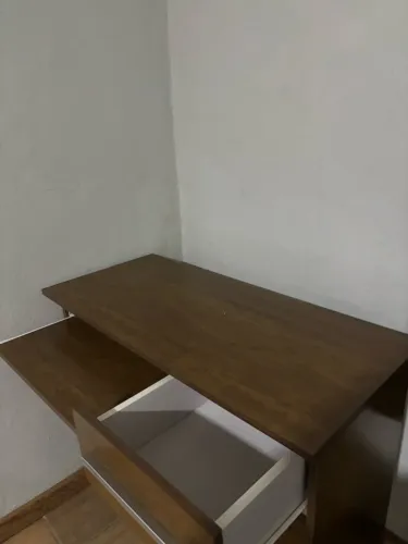 Vendo escrivaninha muito nova