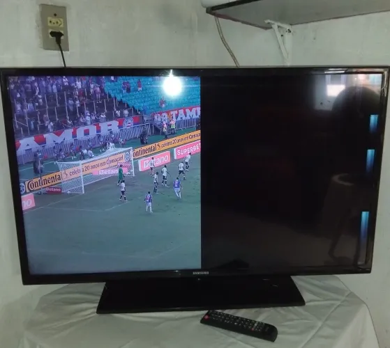 Tv Samsung, 39 polegadas, com defeito