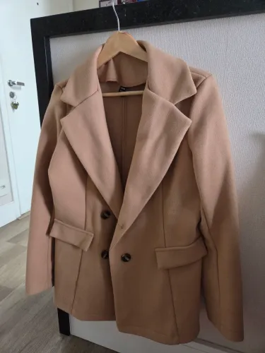 Blazer feminino acinturado