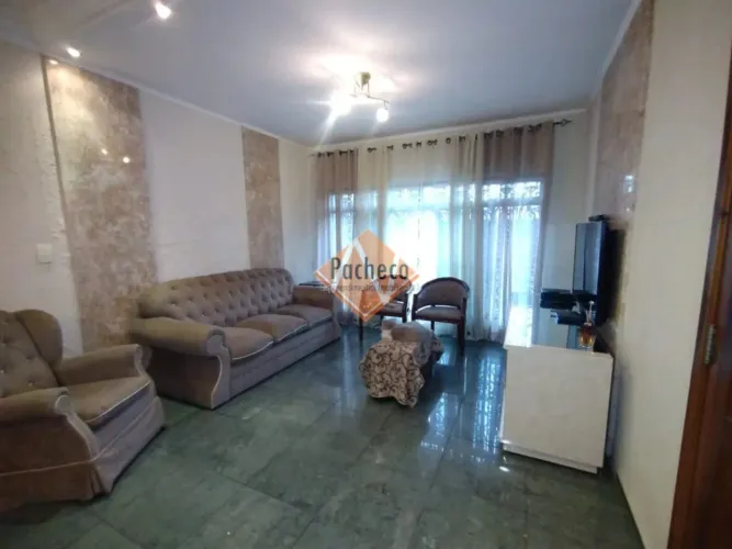 Sobrado na Penha de França, 03 suítes, 8 vagas, 272m², R$ 1.600.000,00.