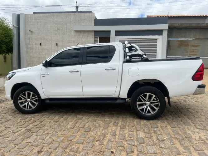 Toyota Hilux CD SRV 4X2 2.7 Flex 16V Aut. 2019