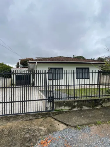 Vendo / troco Casa grde + duas kitinets prontas para alugar
