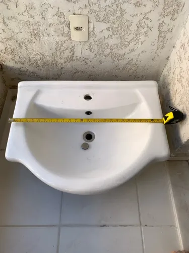 Lavatório / Cuba de Banheiro Usada