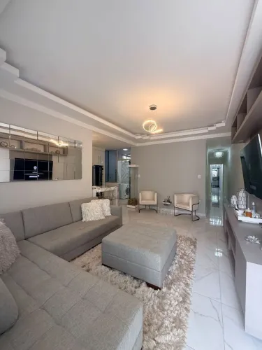 CASA LINEAR 100% MOBILIADA | PARTE ALTA DO BAIRRO | R$ 650 MIL