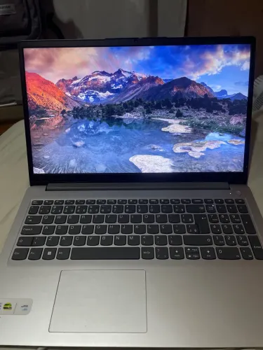 Vendo notebook Ideapad novíssimo