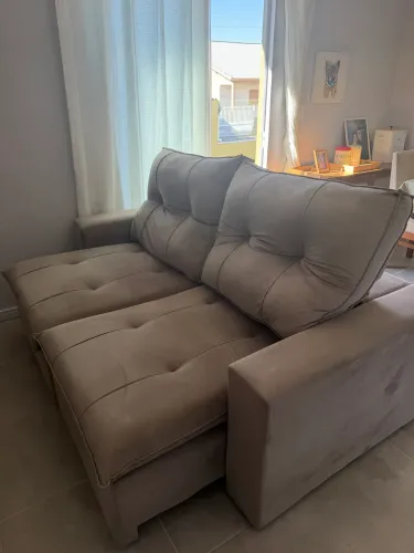 Sofá Retrátil Suede 3 Lugares | Muito Confortável | Ótimo Estado