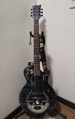 Guitarra LTD EC-100QM com Captadores Seymour Duncan Blackout