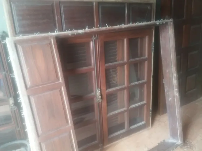1Porta e 3 Janelas de sucupira completas