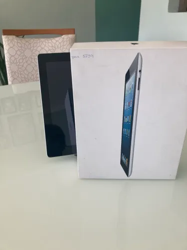 iPad 4a geração na caixa