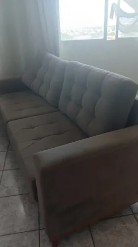 Sofá grande dois lugares vendo
