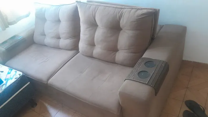 Vendo um sofá grande