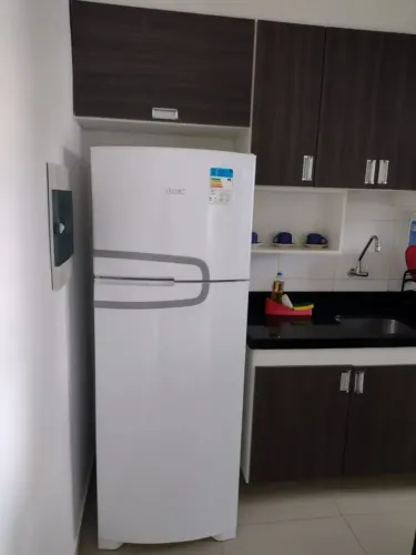 ALUGA-SE APARTAMENTO MOBILIADO  BRISAS