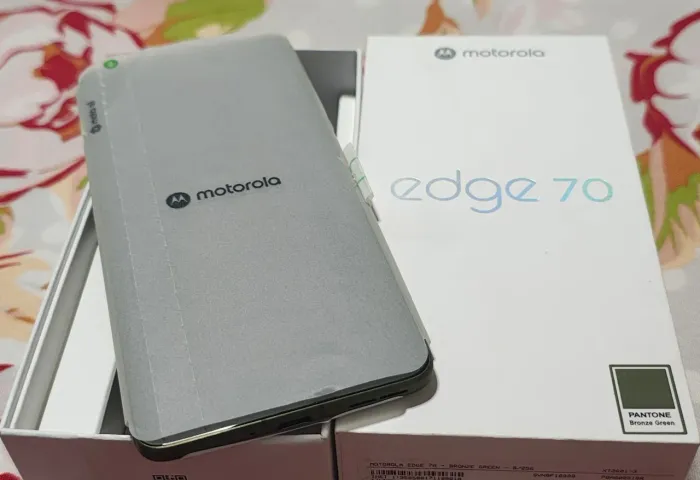 VT Motorola Edge 70 256/8 GB novo
