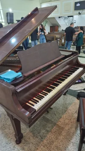PIANO DE CAUDA F150 (ESSENFELDER)