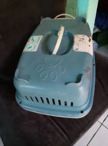 Vendo caixa de transporte nunca usada.