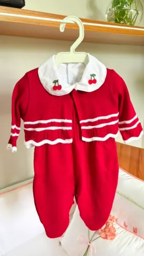 Vende-se roupas de bebê menina