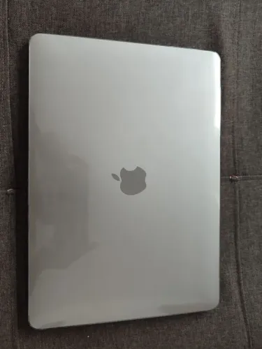 Vendo Mac book Pro com 8GB 256 Gb de memória