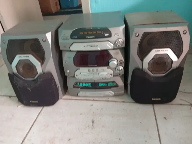 vendo aparelho de som Panasonic 1800W