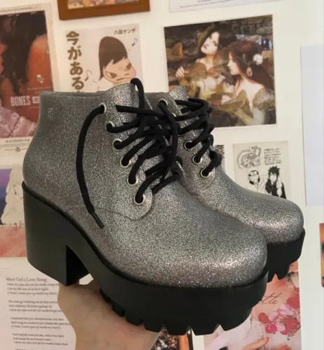 Vendo Bota Melissa Stellar