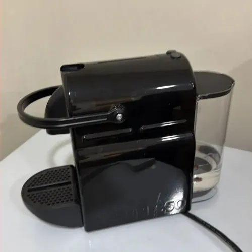 Vendo Nespresso Essenza Mini C30 preta 127V, funcionando perfeitamente.