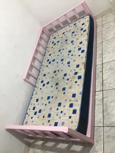 Vendo cama de solteiro+ colchão+ frete grátis
