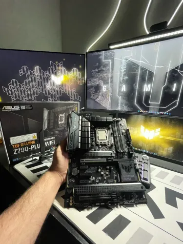 Placa mãe Z790 Plus Wifi TUF Gaming