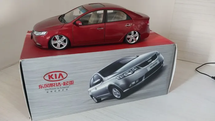 Miniatura Kia Cerato 1/18