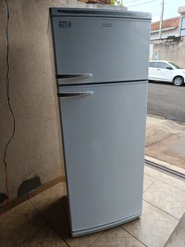 Vende Geladeira Dako 460 litros