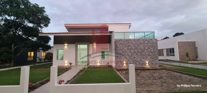 Casa em Condomínio Fechado em Aldeia com 222m