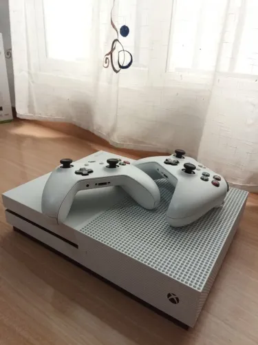 Xbox One S
