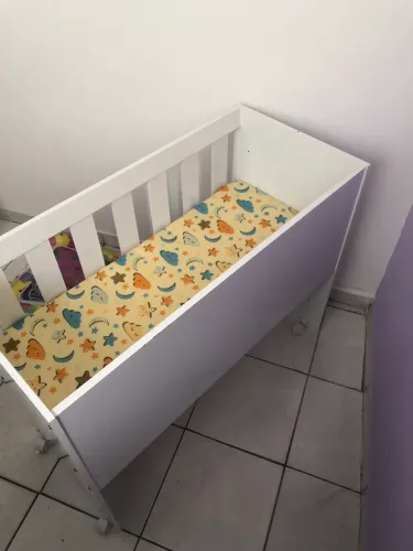 MINI BERÇO  ( 3 MESES DE USO )