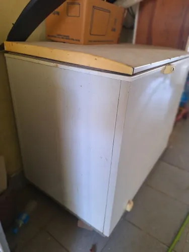 Frezer 1 horizontal 1 vertical todos 2 não gela sendo q os motores funciona