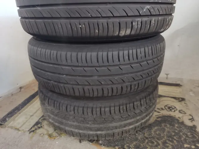 Vendo 4 pneus zero.  185x6015.  Com rodas de liga zero 