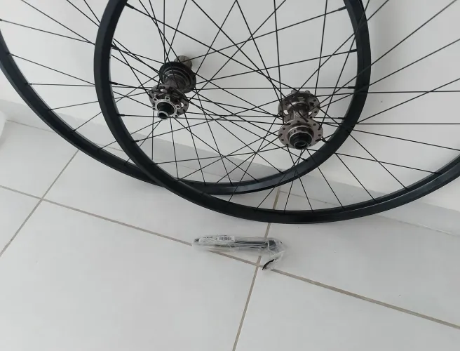 Vende-se par de jante aro 29 absolute prime de aço carbono 28 furos